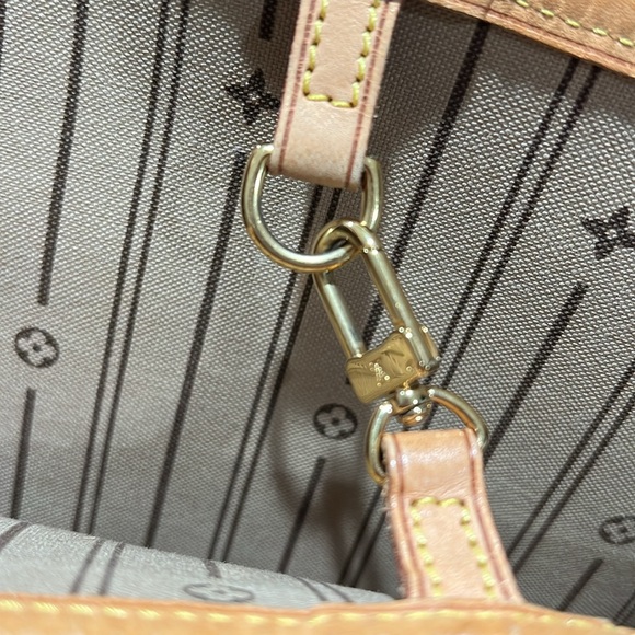 100% Authentic Louis Vuitton Neverfull GM Tote in classic Monogram canvas. - Picture 14 of 14
